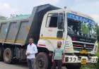 Chaibasa Seizure : कोटगढ़ में बिना चालान गिट्टी लदा 10 चक्का हाइबा जब्त, माइनिंग इंस्पेक्टर की रेड से नोवामुंडी में मचा हड़कंप!