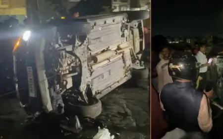 Marine Drive Accident : जमशेदपुर मरीन ड्राइव पर भीषण हादसा, बिजली पोल से टकराकर पलटी ग्रैंड विटारा, बाल-बाल बचा चालक