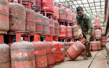Ranchi Price Shock: कमर्शियल LPG सिलेंडर महंगा होने से होटल-रेस्टोरेंट महंगे होंगे, 14.2 वाला स्थिर