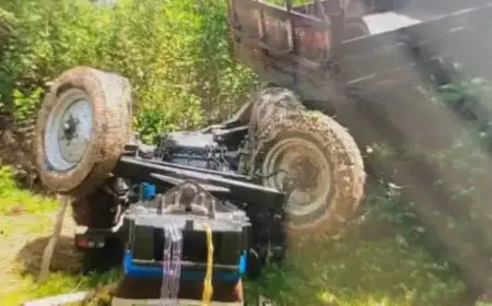 MGM Tractor Accident: जर्जर सड़क पर ट्रैक्टर पलटा, 21 वर्षीय युवक की मौत, परिवार में मातम