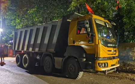 Chaibasa Raid : चाईबासा में अवैध बालू और गिट्टी लदे वाहनों पर गिरी गाज, प्रशासन की दबिश से माफियाओं में हड़कंप
