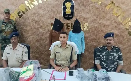 Latehar Naxal Arrest: मनिका जंगल से एके-47-एसएलआर समेत दो नक्सली गिरफ्तार, 318 कारतूस बरामद