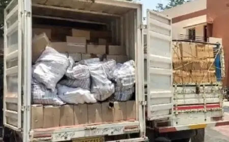 Ranchi Fake Liquor Bust: तीन थाना क्षेत्रों में छापेमारी, 1000 पेटी नकली शराब जब्त, एक तस्कर गिरफ्तार