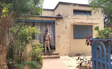 Sidhgora Triple Murder: रिटायर्ड कर्मचारी ने कुल्हाड़ी से पत्नी-बेटी-बेटे की हत्या की, फरार