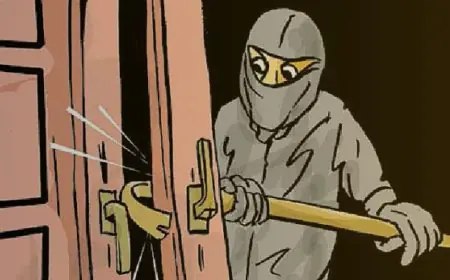 Golmuri Burglary: नामदा बस्ती में बंद मकान का ताला तोड़ लाखों के जेवर और नकदी चोरी, परिवार बाहर गया था