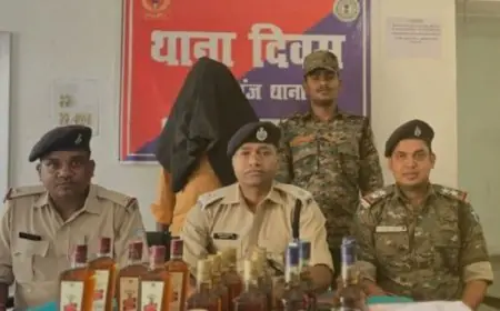 Chatra Action: चतरा में हंटरगंज पुलिस का बड़ा धमाका, बिहार जा रही अवैध खेप के साथ तस्कर दबोचा, जब्त हुई विदेशी शराब