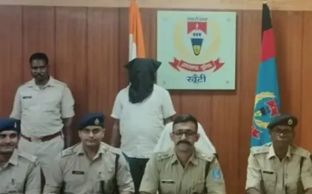 Khunti PLFI Arrest: प्रतिबंधित उग्रवादी संगठन के सक्रिय सदस्य को पुलिस ने दबोचा, पिस्तौल-गोलियां बरामद