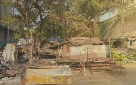 Bistupur Hotel Fire: नेपाली होटल में सुबह 4 बजे लगी आग, सिलेंडर फटा, 2 लाख का नुकसान