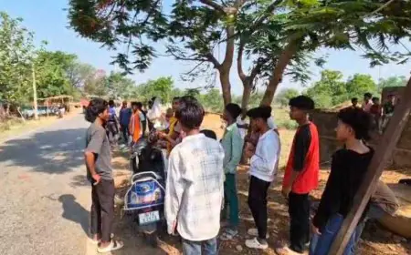 Garhwa Double Tragedy: फोरलेन पर दो अलग-अलग हादसों में चार युवकों की मौत, बाइक के परखच्चे उड़े