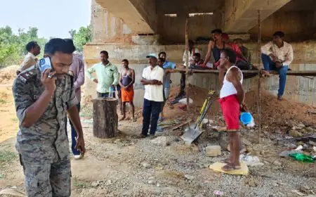 Khunti Firing : पुल निर्माण साइट पर अपराधियों ने की ताबड़तोड़ गोलीबारी, मजदूरों के खदेड़ने पर अपाचे बाइक छोड़ भागे शूटर