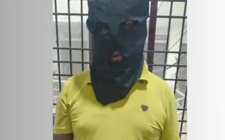 Jamshedpur Raid : राशन की दुकान से बरामद हुआ गांजा, दुकानदार गिरफ्तार