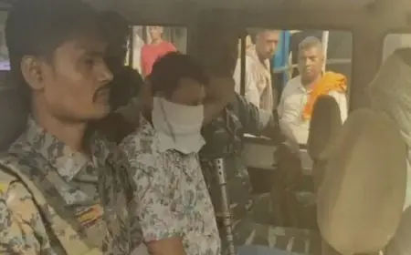 Koderma ACB Raid : बिजली विभाग के लाइनमैन ने मांगे 15 हजार, 5 हजार लेते दबोचा