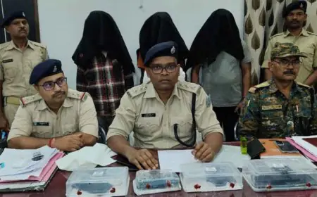 Chaibasa Arrest: गोयराबेड़ा जंगल में पुलिस की लाइव घेराबंदी, ठेकेदार से वाट्सऐप लेवी वसूलने आए पीएलएफआई के 3 शूटर लोड पिस्टल के साथ दबोचे