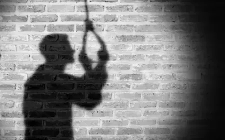 Khunti Suicide: मायके में रूठी पत्नी को याद कर फंदे पर झूला अजय सिंह, बच्चों को सोता छोड़ आधी रात को दी जान!