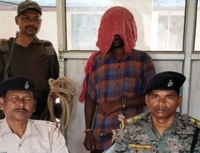 Chaibasa Murder: अवैध संबंध के शक में पति ने पत्नी को लकड़ी के डंडे से पीट-पीटकर मार डाला