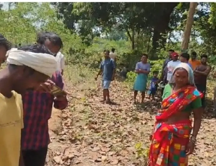 Khunti Elephant Attack: जंगली हाथी ने किसान को सूंड़ में लपेटकर बुरी तरह पटका और कुचल दिया