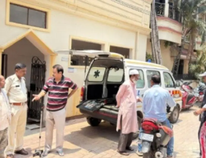 Mango Truck Accident: गैस सिलिंडर से भरे ट्रक ने स्कूटी सवार दंपति को मारी टक्कर, 54 वर्षीय महिला की मौत