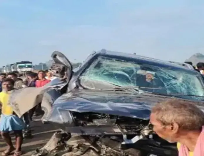 Godda Scorpio Crash: रांची से गुवाहाटी जा रहे परिवार की कार पलटी, एक की मौत, पांच घायल