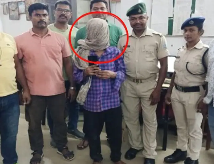 Dumka Train Accident: मोबाइल में व्यस्त था 10वीं का छात्र, ट्रेन की चपेट में आया, हॉर्न के बावजूद नहीं हटा