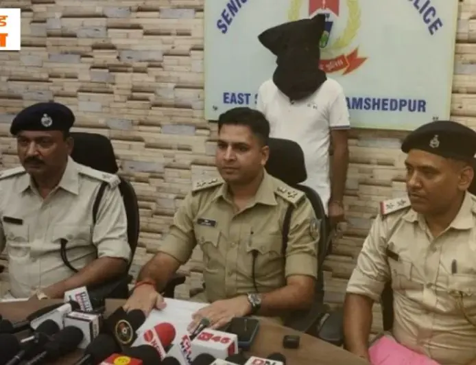 Jamshedpur Gang Arrest: मनीष सिंह गिरोह के करीबी शैंकी गोहिल को पुलिस ने दबोचा, थार व 15 ब्लैंक चेक बरामद