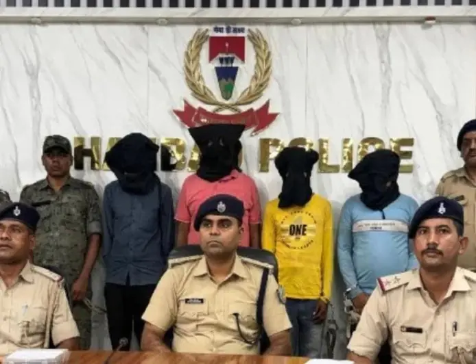 Dhanbad Extortion: प्रिंस खान गैंग के नाम पर कारोबारियों से 1 करोड़ रंगदारी मांगने वाले गिरोह का पर्दाफाश, 4 गिरफ्तार