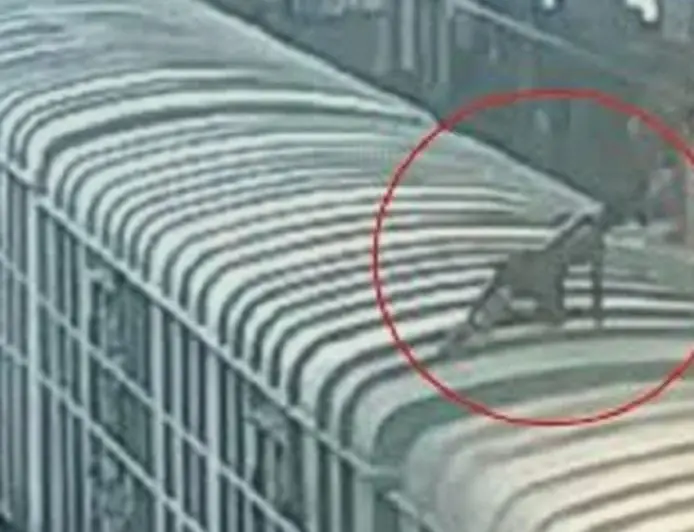 Tatanagar Electrocution: मालगाड़ी पर चढ़ा नाबालिग हाई टेंशन तार की चपेट में आया, 5 दिन बाद तोड़ा दम