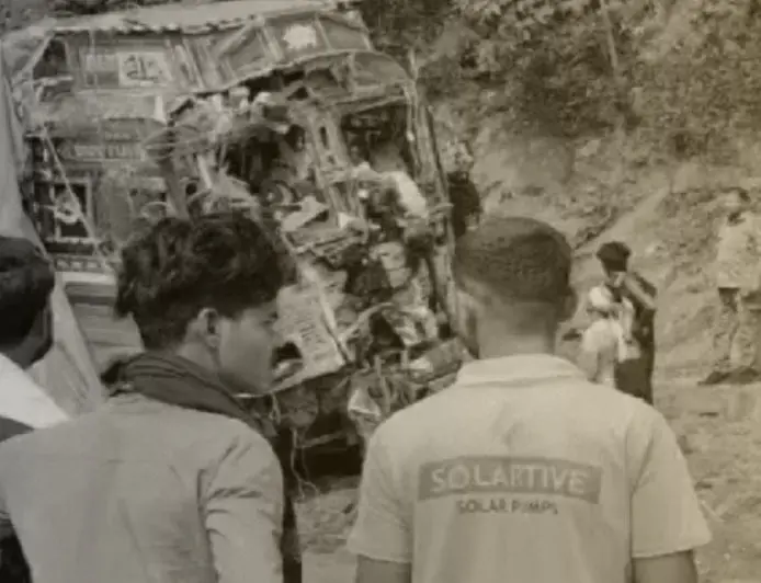 Chatra Truck Crash: संघरी घाटी में ब्रेक फेल, दो ट्रकों की भीषण टक्कर, चालक-खलासी की मौत