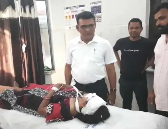 Chaibasa Accident : भाजपा जिला अध्यक्ष गीता बालमुचू की कार पलटी, सिर पर गंभीर चोटें