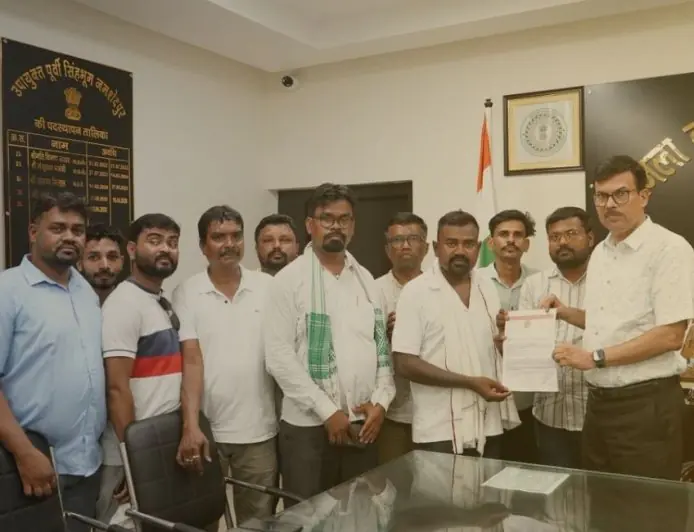 Jamshedpur Grievance Day : जनशिकायत निवारण दिवस में DC ने सुनीं समस्याएं, अधिकारियों को दिए सख्त निर्देश