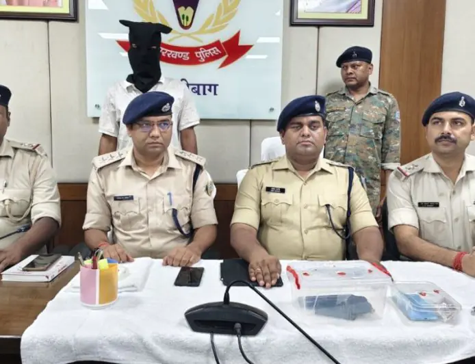 Hazaribag Raid : राहुल दुबे गैंग का सक्रिय सदस्य पकड़ा गया, लेवी वसूली की थी योजना