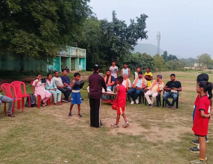 Mango Champions Honored : बॉक्सिंग सेंटर के होनहारों ने जिला से राष्ट्रीय स्तर तक जीते मेडल, हुआ सम्मान