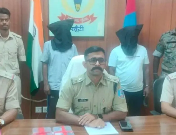 Khunti  ACTION  :  हेरमन होरो गोलीकांड का सनसनीखेज भंडाफोड़, जंगल में गड्ढा खोदकर छिपाया था कट्टा, 'सिपाही' और नन्दू चढ़े पुलिस के हत्थे!