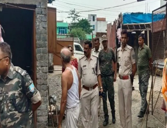 Kapali Raid : कपाली में अवैध पशु तस्करी के ठिकानों पर जिला प्रशासन का महा-डेमोलिशन एक्शन, एक साथ 7 जगहों पर ताबड़तोड़ छापेमारी!