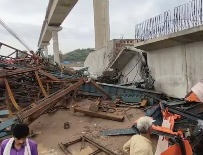 Hamirpur Accident : बेतवा नदी पर निर्माणाधीन पुल का स्लैब गिरने से छह मजदूरों की दर्दनाक मौत, तीन घायल!