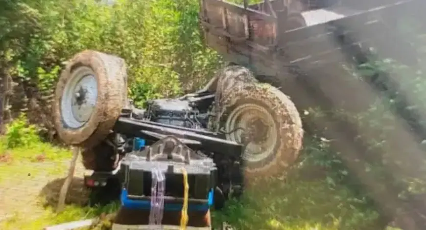 MGM Tractor Accident: जर्जर सड़क पर ट्रैक्टर पलटा, 21 वर्षीय युवक की मौत, परिवार में मातम