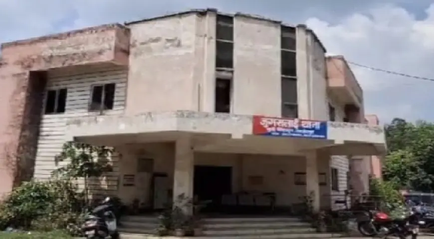 Jugsalai Fake Police: बाइक सवारों ने खुद को पुलिस बताकर 70 साल के बुजुर्ग को बनाया शिकार, कागज में लपेटकर ले उड़े गहने