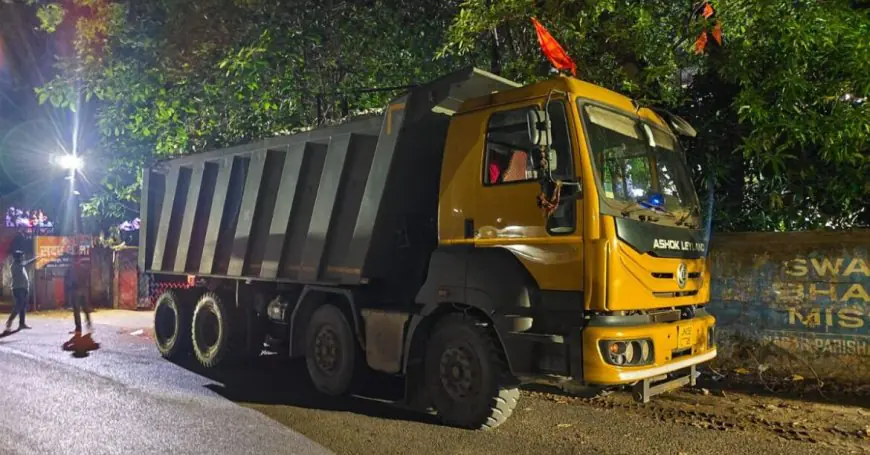 Chaibasa Raid : चाईबासा में अवैध बालू और गिट्टी लदे वाहनों पर गिरी गाज, प्रशासन की दबिश से माफियाओं में हड़कंप