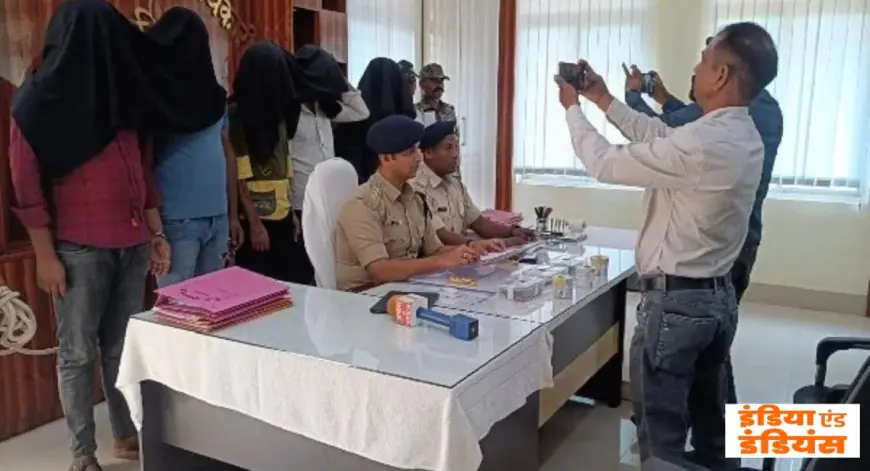 Chatra Brown Sugar Bust: कोलेश्वरी मंदिर रास्ते पर पुलिस ने 5 युवकों को पकड़ा, 27 ग्राम ब्राउन शुगर बरामद