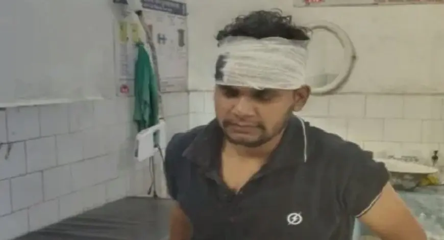 Giridih Attack: गिरिडीह में कोर्ट से लौट रहे बाप-बेटे पर जानलेवा हमला, चाकू और बीयर की बोतल से वार, बोलेरो से कुचलने की कोशिश