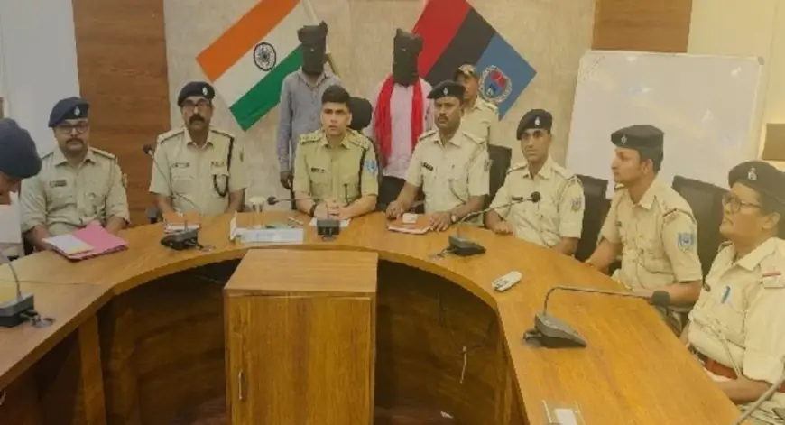 Ramgarh Fake Liquor Factory: बंद घर में चल रहा था नकली शराब का कारखाना, 20 हजार फर्जी लेबल-स्टीकर बरामद
