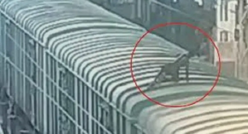 Tatanagar Electrocution: मालगाड़ी पर चढ़ा नाबालिग हाई टेंशन तार की चपेट में आया, 5 दिन बाद तोड़ा दम