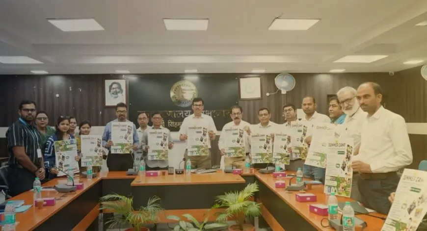 Jamshedpur Health Review: डीसी राजीव रंजन ने की समीक्षा, ग्रामीण इलाकों में टीकाकरण-कुपोषण प्रबंधन पर बल