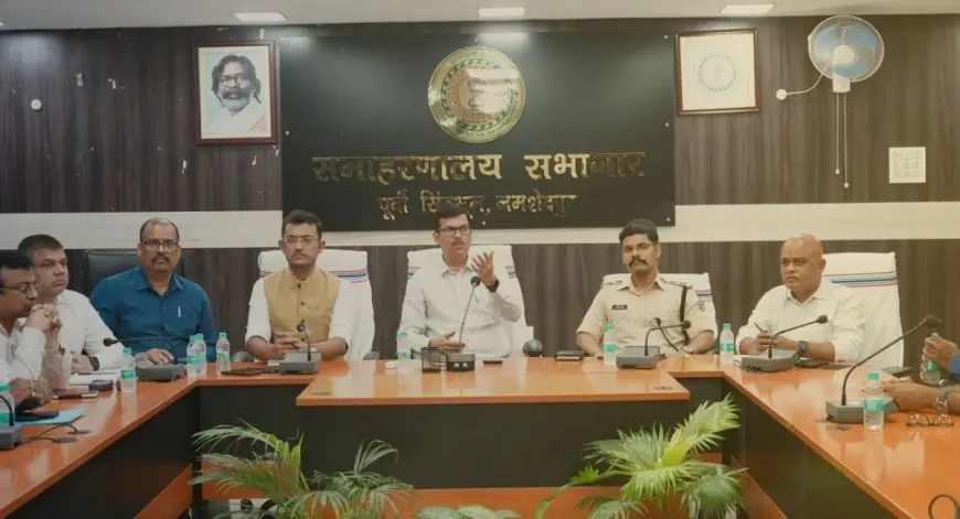 Jamshedpur Fuel Update: डीसी और एसएसपी ने साफ किया- पेट्रोल-डीजल का पर्याप्त स्टॉक, पैनिक बाइंग से बचें