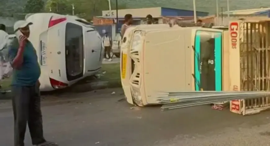Jamshedpur Crash : चांडिल हाईवे पर ओवरटेक के चक्कर में पलटीं पिकअप और स्विफ्ट कार, मची चीख-पुकार
