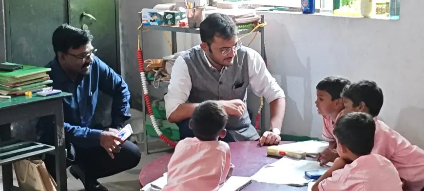 Jamshedpur Inspection : DC के आदेश पर अधिकारी पंचायतों में उतरे, जमीनी हकीकत की पड़ताल