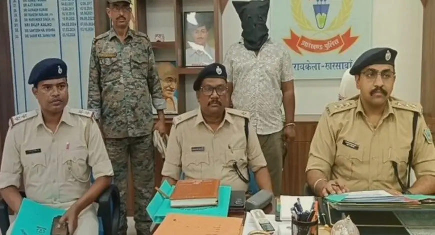 Seraikela Arrest : जेल में बंद रवि लोहार के नाम पर रंगदारी मांगने वाला बंटी गुहा मानगो बस स्टैंड से गिरफ्तार, बैंक मैनेजर समेत कई बिजनेसमैन थे निशाने पर