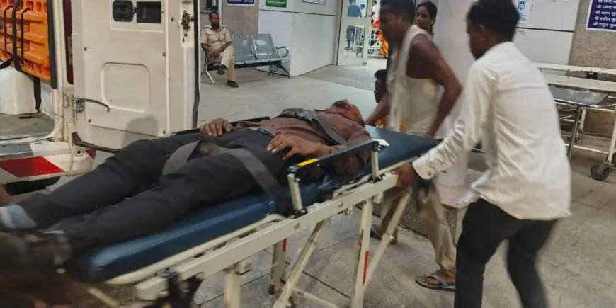 Jamshedpur Crash : एनएच-33 पर काल बनकर आई रफ्तार, अनियंत्रित होकर स्किड हुई बाइक, आदित्यपुर से ड्यूटी कर लौट रहे रोहित धीवर का फटा सिर