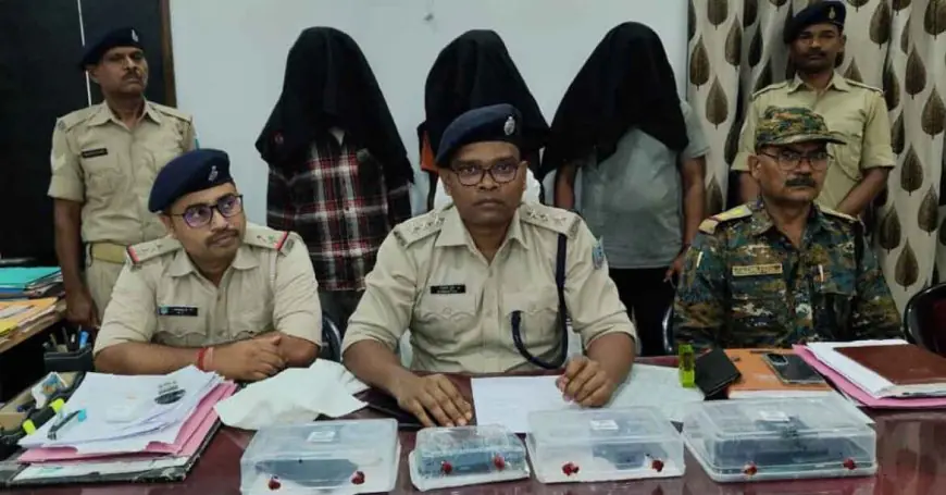 Chaibasa Arrest: गोयराबेड़ा जंगल में पुलिस की लाइव घेराबंदी, ठेकेदार से वाट्सऐप लेवी वसूलने आए पीएलएफआई के 3 शूटर लोड पिस्टल के साथ दबोचे