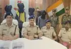 Chatra Raid :  डुमरिया स्कूल परिसर में संभावित डार्क डकैती टली, दो पिस्टल और जिंदा कारतूस के साथ 4 अंतरराज्यीय लाइव शूटर दबोचे!