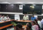 Jamshedpur Review Meeting :  समाहरणालय में उपायुक्त राजीव रंजन की हाई-लेवल विधिक क्लास, पीएम जनमन और धरती आबा अभियान की ढीली रफ्तार पर जताई डार्क नाराजगी!